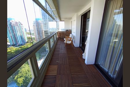 Apartamento à venda com 100m², 2 quartos e 1 vaga Apartamento à venda com 100m², 2 quartos e 1 vagaVaranda