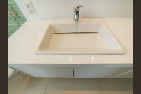 Apartamento à venda com 100m², 2 quartos e 1 vaga Apartamento à venda com 100m², 2 quartos e 1 vagaPia banheiro suíte