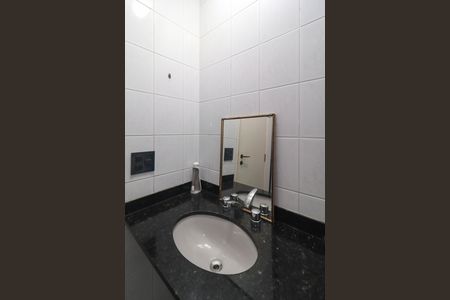 Apartamento à venda com 76m², 2 quartos e 2 vagas Apartamento à venda com 76m², 2 quartos e 2 vagasBanheiro da Suíte