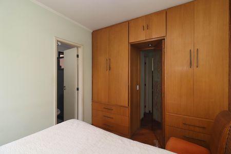 Apartamento à venda com 76m², 2 quartos e 2 vagas Apartamento à venda com 76m², 2 quartos e 2 vagasSuíte