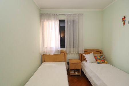 Apartamento à venda com 76m², 2 quartos e 2 vagas Apartamento à venda com 76m², 2 quartos e 2 vagasQuarto