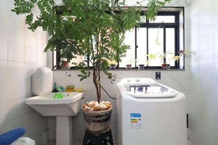 Apartamento à venda com 76m², 2 quartos e 2 vagas Apartamento à venda com 76m², 2 quartos e 2 vagasÁrea de Serviço