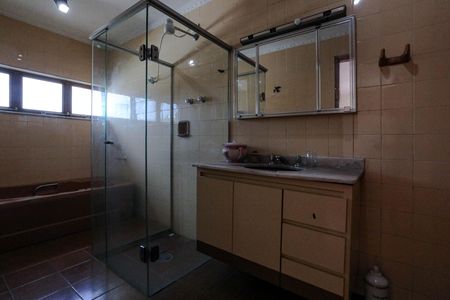 Casa para alugar com 250m², 2 quartos e 2 vagas Casa para alugar com 250m², 2 quartos e 2 vagasBanheiro - Quarto 1 - Suíte