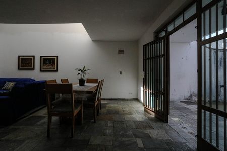 Casa para alugar com 250m², 2 quartos e 2 vagas Casa para alugar com 250m², 2 quartos e 2 vagasSala de Jantar