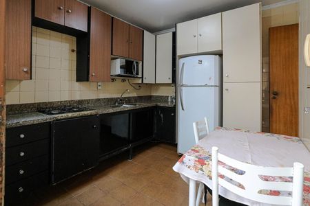 Casa para alugar com 250m², 2 quartos e 2 vagas Casa para alugar com 250m², 2 quartos e 2 vagasCozinha