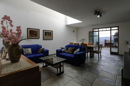Sala de casa para alugar com 2 quartos, 250m² em Centro, Mogi das Cruzes