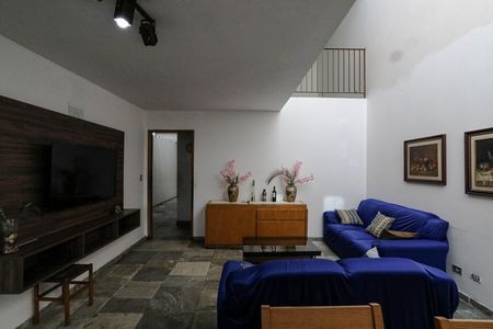 Sala de casa para alugar com 2 quartos, 250m² em Centro, Mogi das Cruzes