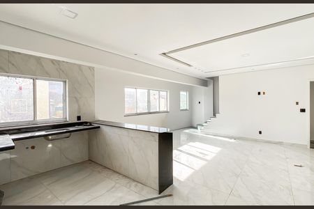 Casa à venda com 118m², 3 quartos e 4 vagasSala/cozinha 