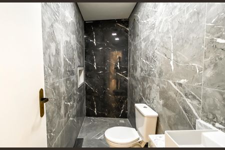 Casa à venda com 118m², 3 quartos e 4 vagasBanheiro 