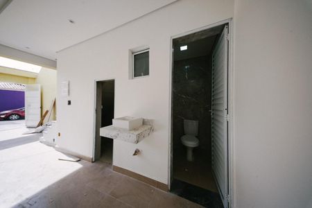 Casa à venda com 118m², 3 quartos e 4 vagasBanheiro de Serviço