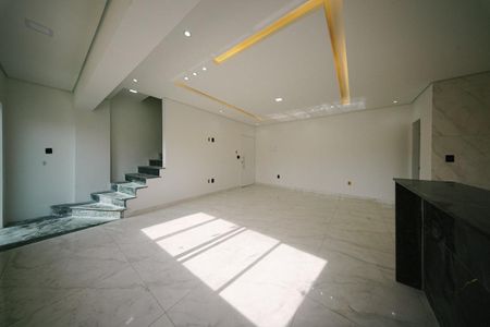 Casa à venda com 118m², 3 quartos e 4 vagasSala