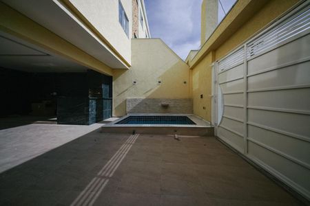 Casa à venda com 118m², 3 quartos e 4 vagasPiscina