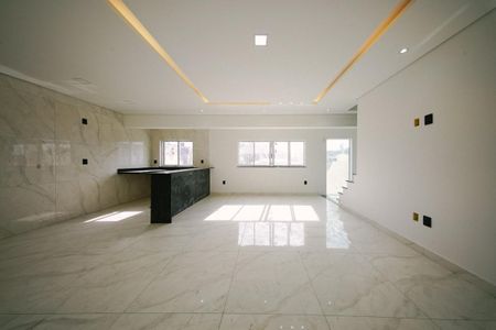 Casa à venda com 118m², 3 quartos e 4 vagasSala