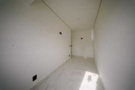 Casa à venda com 118m², 3 quartos e 4 vagasQuarto 2