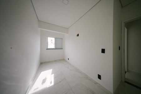 Casa à venda com 118m², 3 quartos e 4 vagasQuarto 2