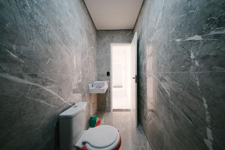 Casa à venda com 118m², 3 quartos e 4 vagasBanheiro
