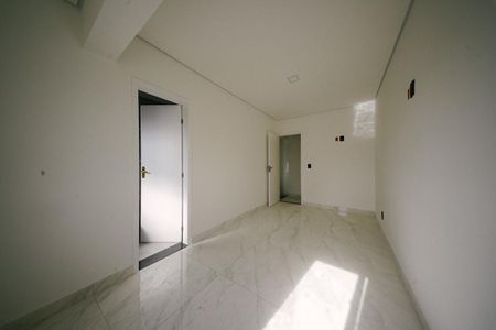 Casa à venda com 118m², 3 quartos e 4 vagasSuíte