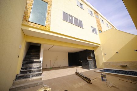 Casa à venda com 118m², 3 quartos e 4 vagasÁrea gourmet/Área de Serviço e Garagem