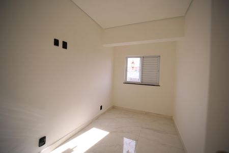 Casa à venda com 118m², 3 quartos e 4 vagasQuarto 2