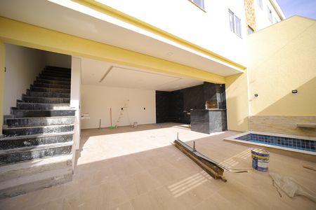 Casa à venda com 118m², 3 quartos e 4 vagasÁrea gourmet e Área de Serviço