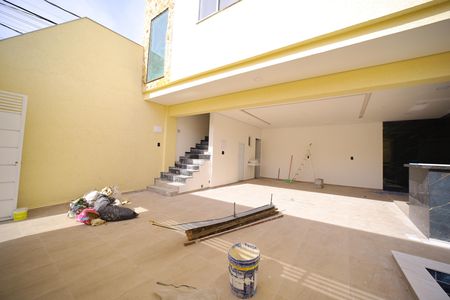 Casa à venda com 118m², 3 quartos e 4 vagasÁrea gourmet/Área de Serviço e Garagem