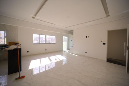 Sala de casa à venda com 3 quartos, 118m² em Parque Artur Alvim, São Paulo