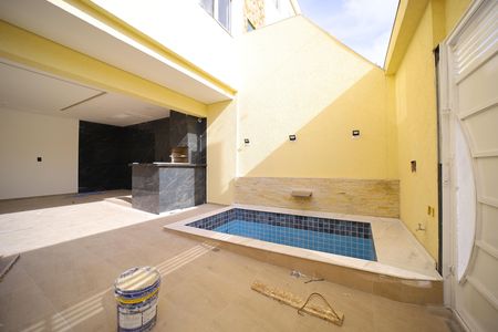 Casa à venda com 118m², 3 quartos e 4 vagasÁrea gourmet e Área de Serviço