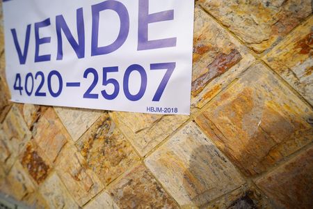 Casa à venda com 118m², 3 quartos e 4 vagasinstalada dia 09/06/2026 Placa : HBJM-2018