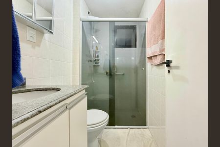 Apartamento à venda com 60m², 2 quartos e 1 vaga Apartamento à venda com 60m², 2 quartos e 1 vagaBanheiro