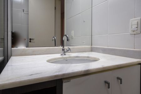 Apartamento à venda com 71m², 3 quartos e 2 vagasBanheiro social