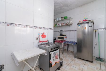 Casa para alugar com 70m², 2 quartos e 2 vagas Casa para alugar com 70m², 2 quartos e 2 vagasCozinha