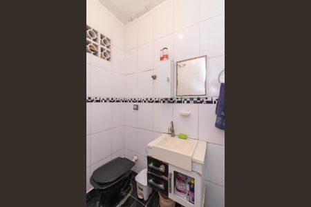 Casa para alugar com 70m², 2 quartos e 2 vagas Casa para alugar com 70m², 2 quartos e 2 vagasBanheiro