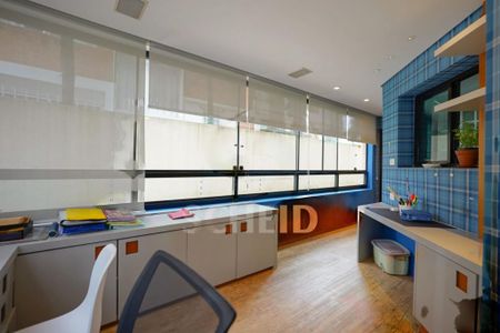 Apartamento à venda com 230m², 3 quartos e 3 vagas