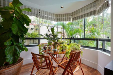 Apartamento à venda com 230m², 3 quartos e 3 vagas