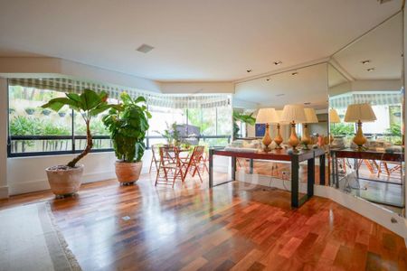 Apartamento à venda com 230m², 3 quartos e 3 vagas