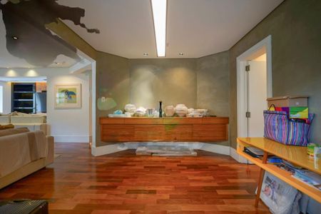 Apartamento à venda com 230m², 3 quartos e 3 vagas
