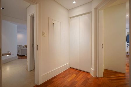 Apartamento à venda com 230m², 3 quartos e 3 vagas