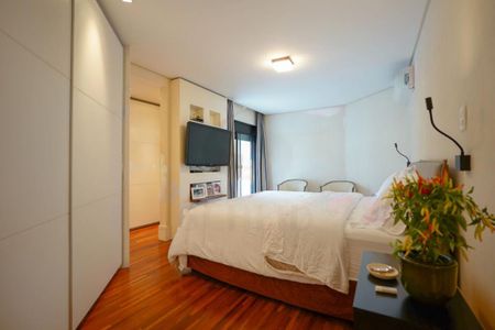 Apartamento à venda com 230m², 3 quartos e 3 vagas