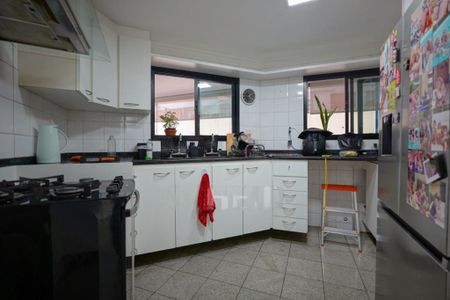 Apartamento à venda com 230m², 3 quartos e 3 vagas
