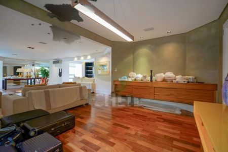 Apartamento à venda com 230m², 3 quartos e 3 vagas