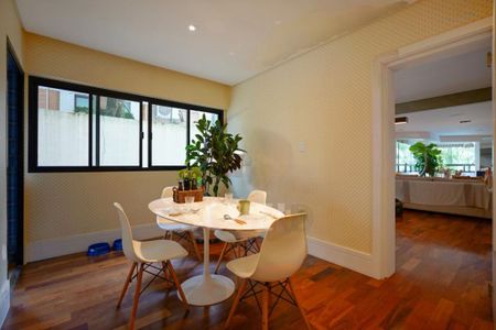 Apartamento à venda com 230m², 3 quartos e 3 vagas