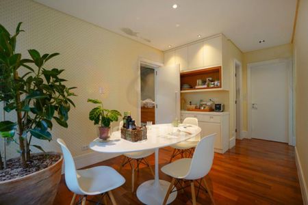 Apartamento à venda com 230m², 3 quartos e 3 vagas