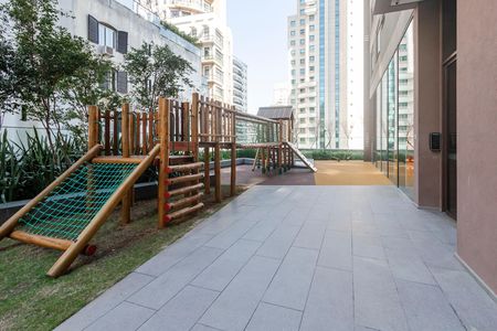 Apartamento à venda com 288m², 3 quartos e 4 vagas Apartamento à venda com 288m², 3 quartos e 4 vagasÁrea Comum