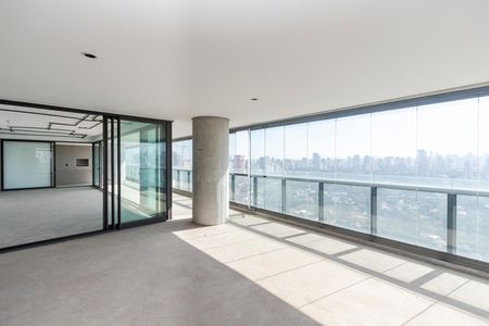 Apartamento à venda com 288m², 3 quartos e 4 vagas Apartamento à venda com 288m², 3 quartos e 4 vagasVaranda