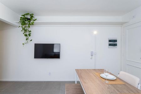 Studio à venda com 32m², 1 quarto e sem vaga Studio à venda com 32m², 1 quarto e sem vagaFoto 02