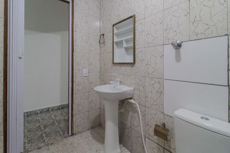 Banheiro de casa para alugar com 1 quarto, 47m² em Jardim Araguaia, Mauá