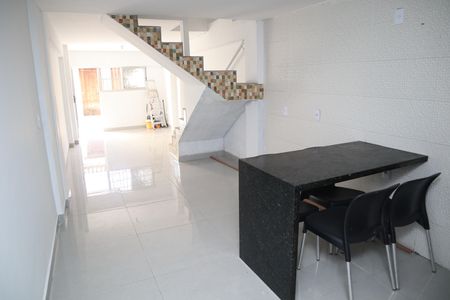 SALA de casa para alugar com 1 quarto, 70m² em Recreio dos Bandeirantes, Rio de Janeiro