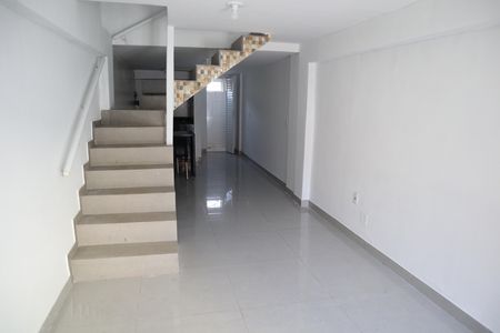 SALA de casa para alugar com 1 quarto, 70m² em Recreio dos Bandeirantes, Rio de Janeiro
