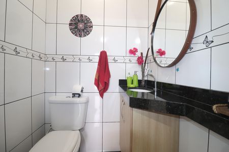 Casa à venda com 156m², 2 quartos e 2 vagasLavabo