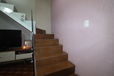 Escada de casa à venda com 2 quartos, 156m² em Vila Luzita, Santo André